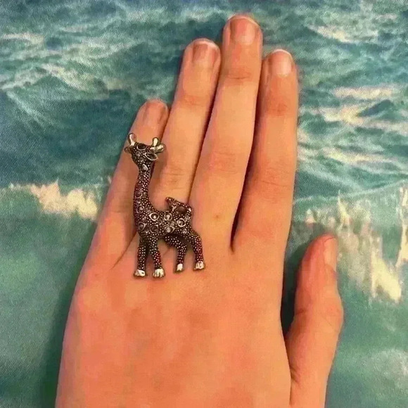 🐳 Studded Giraffe Alloy Gray Ring - Picture 8 of 10